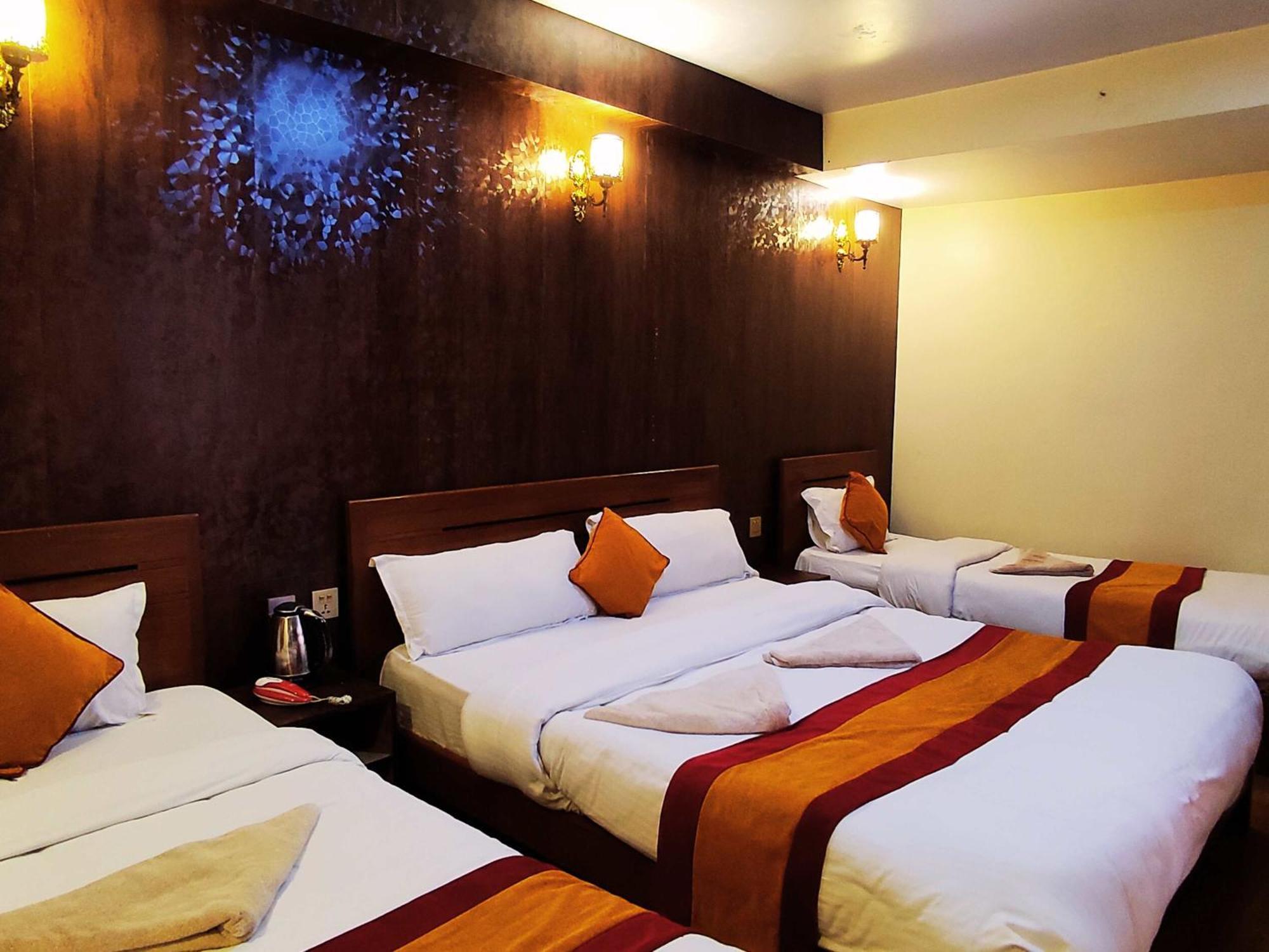 Royal Kings Hotel Katmandou Extérieur photo