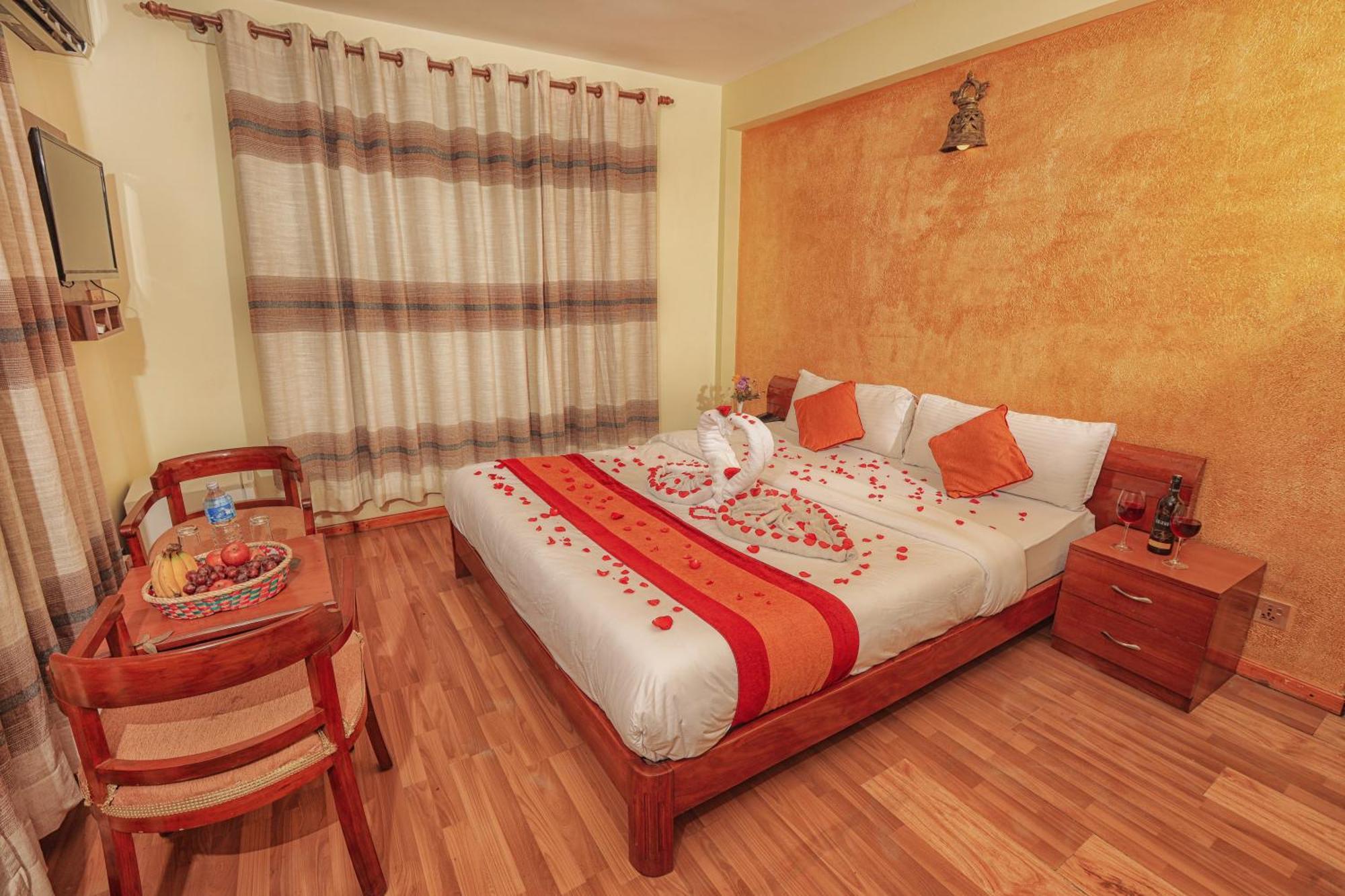 Royal Kings Hotel Katmandou Extérieur photo